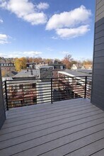 1121 Dorchester Ave, Unit 205 in Boston, MA - Foto de edificio - Building Photo
