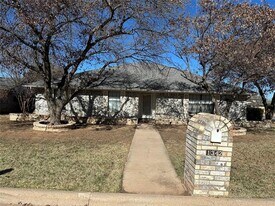 1342 Summoner Ln in Abilene, TX - Building Photo