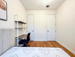 Furnished room/NOT APARTMENT in Brooklyn, NY - Building Photo - Building Photo
