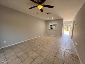 1017 Pine Isle Ln in Naples, FL - Building Photo - Building Photo