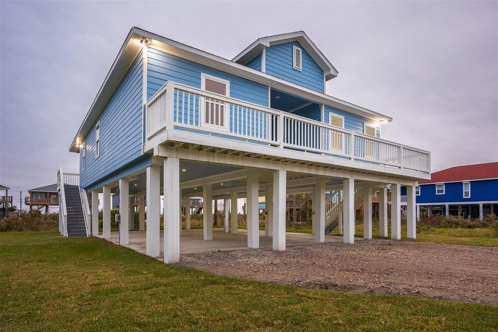 3261 Pirates Cove in Port Bolivar, TX - Building Photo