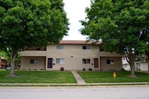 830 White Oak Dr Apartments