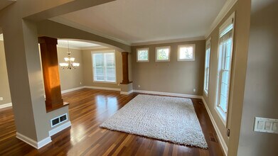 10694 Maple Blvd in Woodbury, MN - Building Photo - Building Photo