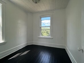 110 E Galbraith Rd in Cincinnati, OH - Building Photo - Building Photo