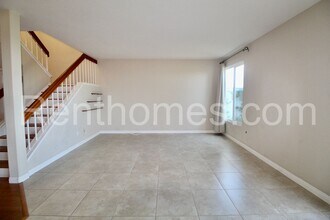 11162 Caminito Rodar in San Diego, CA - Building Photo - Building Photo