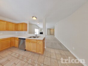 1261 Legacy Ln in Indianapolis, IN - Foto de edificio - Building Photo