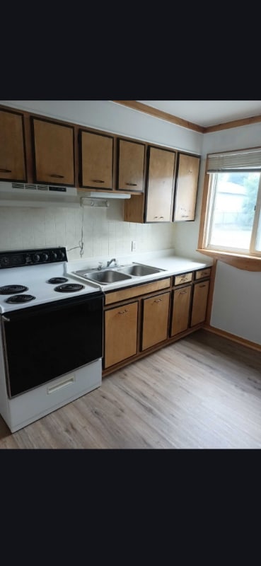 4996 Main St in Greenbush, MI - Foto de edificio - Building Photo