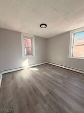 134 E Jersey St, Unit 2 in Elizabeth, NJ - Building Photo - Building Photo