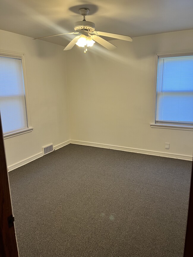 2831 W Capitol Dr, Unit 1 in Milwaukee, WI - Foto de edificio - Building Photo