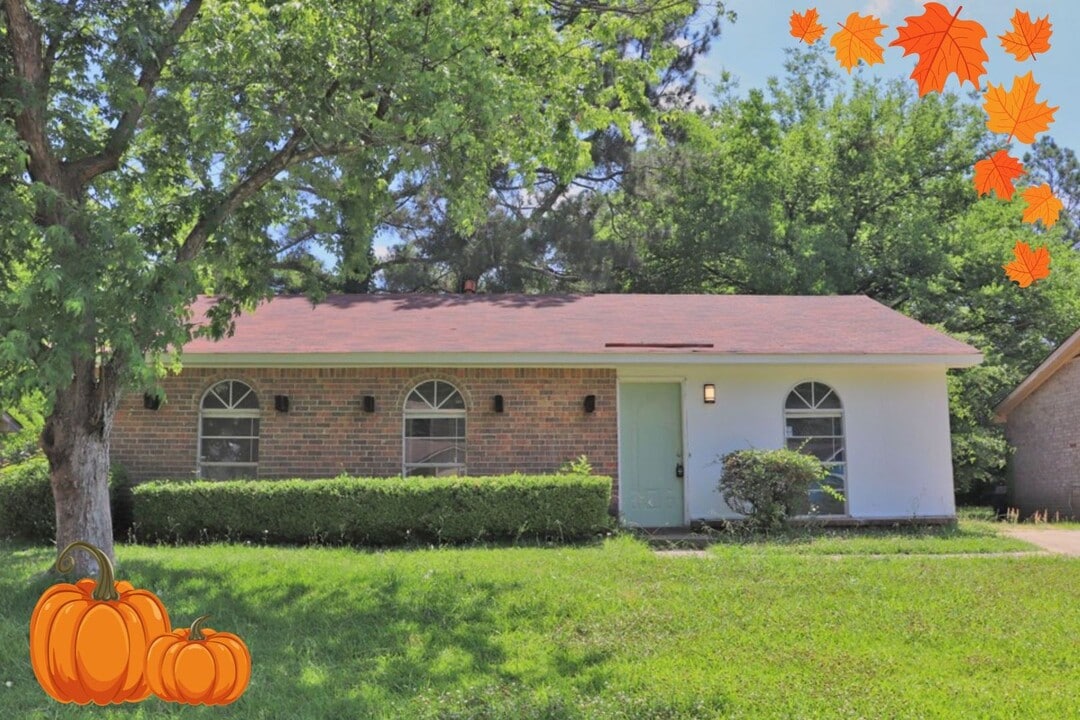 4446 Wimbledon Rd in Montgomery, AL - Building Photo