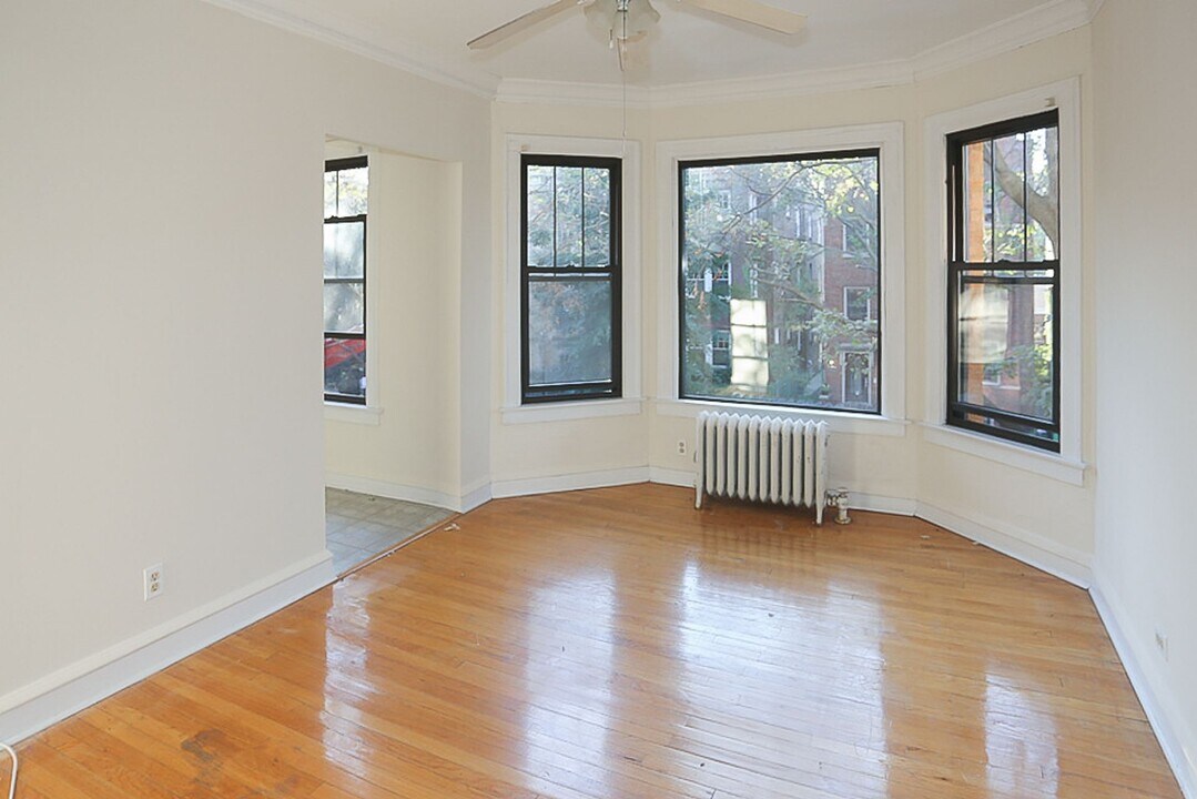 5951 N Paulina St, Unit 1W in Chicago, IL - Building Photo