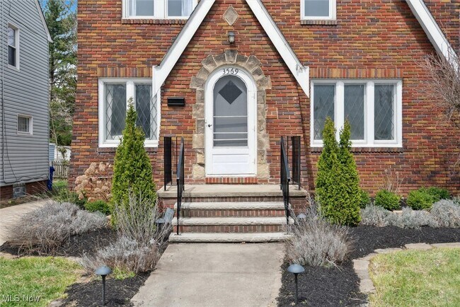 3569 Silsby Rd in University Heights, OH - Building Photo - Building Photo
