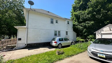 823-825 Wilson Ave in Ames, IA - Building Photo - Building Photo