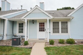 2247 Valleyhigh Dr NW in Rochester, MN - Building Photo - Building Photo