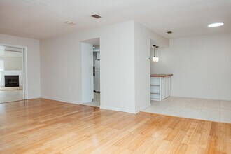 410 Tanglewood Dr in Fort Walton Beach, FL - Building Photo - Building Photo