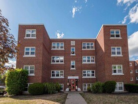Park Manor in Brantford, ON - Building Photo