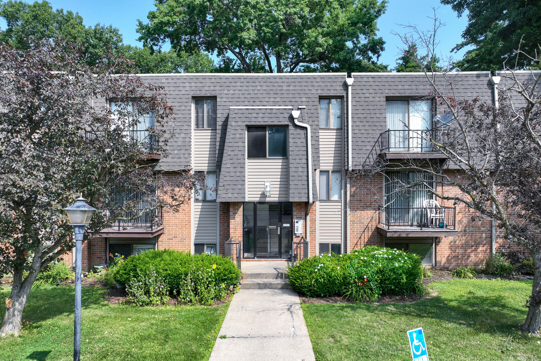 Liberty Park Apartments in Girard, OH - Foto de edificio