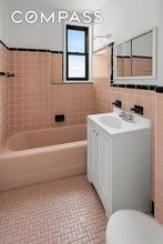 1466 E Gun Hill Rd, Unit 2C in Bronx, NY - Building Photo - Building Photo