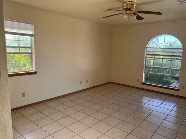 1000 Wild Rose Ln in Brownsville, TX - Building Photo - Building Photo