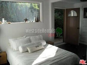 2031 Park Dr in Los Angeles, CA - Building Photo - Building Photo