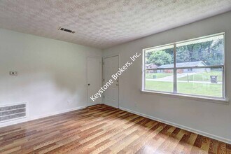 198 Meadowlark Ln in Jonesboro, GA - Building Photo - Building Photo