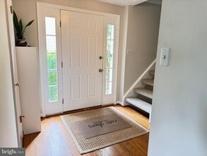 1549 Autumn Ridge Cir in Reston, VA - Foto de edificio - Building Photo