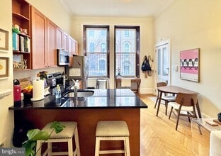 2126 Spruce St in Philadelphia, PA - Building Photo - Building Photo