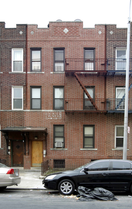 324 Bay Ridge Ave in Brooklyn, NY - Building Photo