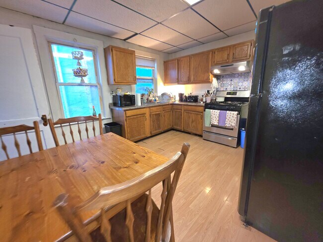 27 Parker Hill Ave, Unit A1 in Boston, MA - Foto de edificio - Building Photo