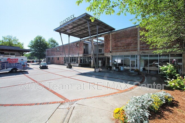 property at 659 Auburn Ave NE