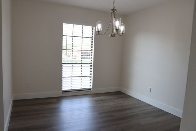 608 Rosemarie Ave in Brandon, FL - Building Photo - Building Photo