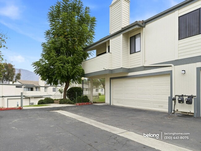 property at 10512 Sunland Blvd