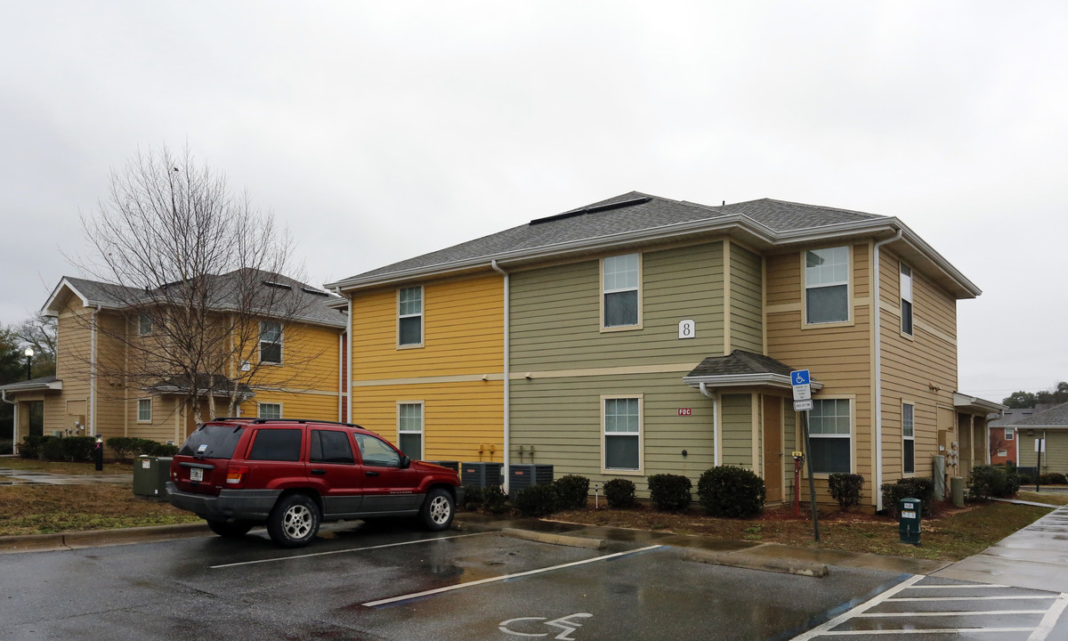 Morris Court II in Pensacola, FL - Building Photo