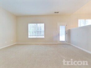 2411 Napa Valley Dr in Villa Rica, GA - Foto de edificio - Building Photo