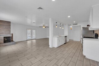 1668 Robert Wynn St in El Paso, TX - Building Photo - Building Photo