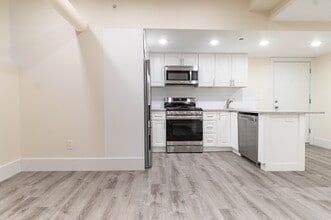 24 Peterborough St, Unit 31 in Boston, MA - Foto de edificio - Building Photo