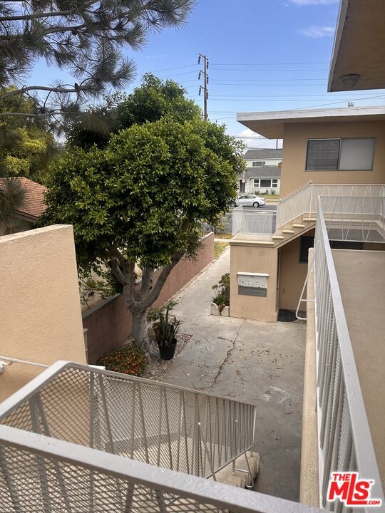 5411 S Centinela Ave in Los Angeles, CA - Building Photo - Building Photo