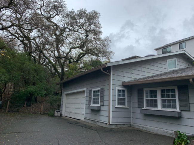 2231 Overlook Dr in Walnut Creek, CA - Foto de edificio - Building Photo