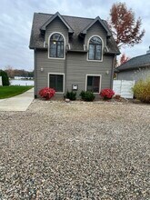 8065 S Portage Rd in Jackson, MI - Building Photo - Building Photo