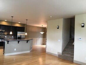 1009 NE Skidmore St in Portland, OR - Building Photo - Interior Photo