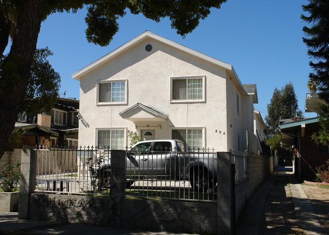 803 Mariposa Ave in Los Angeles, CA - Building Photo - Building Photo