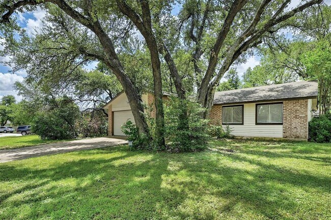 8903 Piney Point Dr in Austin, TX - Building Photo - Building Photo