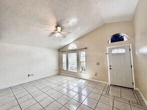 9606 Chandon Dr in Orlando, FL - Building Photo - Building Photo