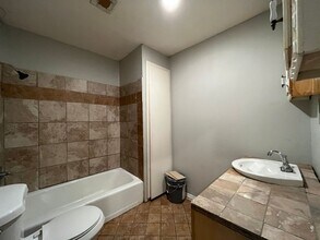2112 Avenue O-Unit -2112 Ave O - A in Lubbock, TX - Building Photo - Building Photo