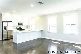 79 Linden St, Unit 3 in Boston, MA - Building Photo - Building Photo