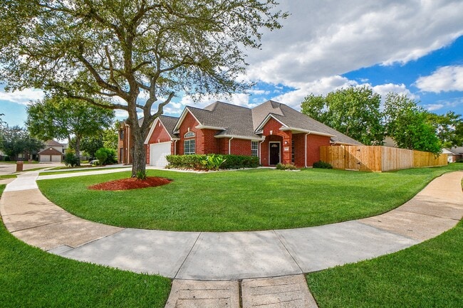 802 Childers Ct in Stafford, TX - Building Photo - Building Photo