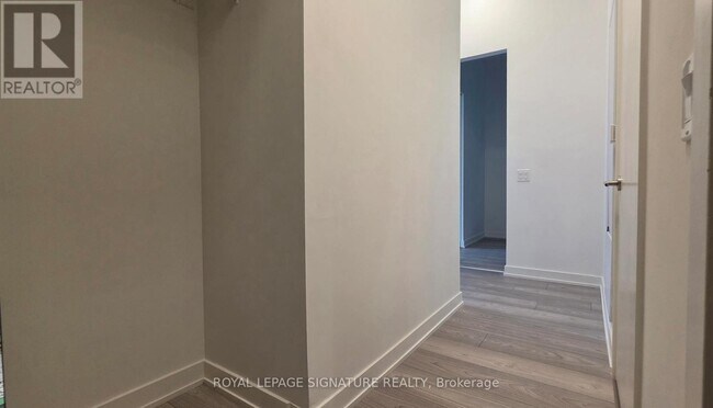 120 Broadway Ave in Toronto, ON - Building Photo - Building Photo