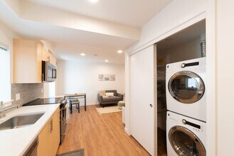 750 11th Ave E in Seattle, WA - Foto de edificio - Building Photo