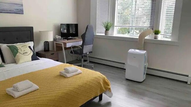 558 16th Av E in Vancouver, BC - Building Photo - Building Photo