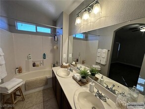 10402 Melon Cactus St in Las Vegas, NV - Building Photo - Building Photo